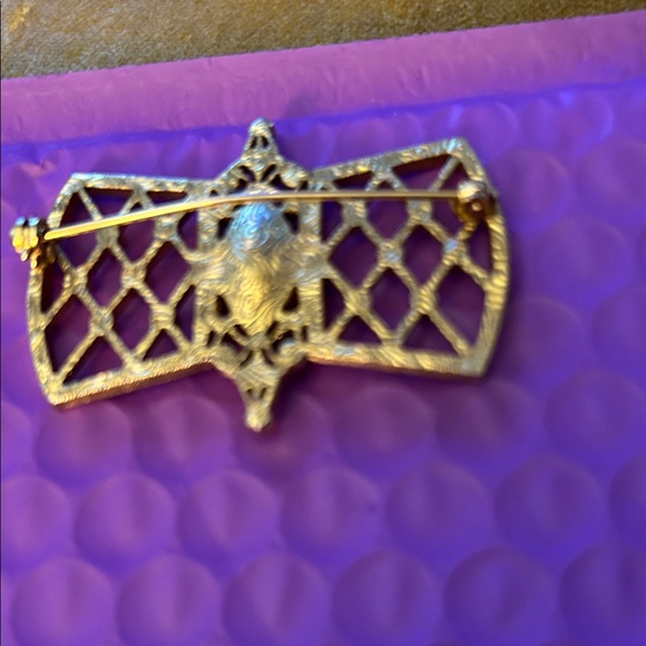 Gold-tone Filigree Brooch with Dark Blue Center Stone and 12 tiny crystals - Picture 8 of 9
